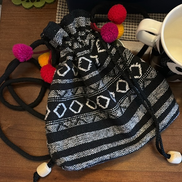 Drawstring pouch - Picture 2 of 2